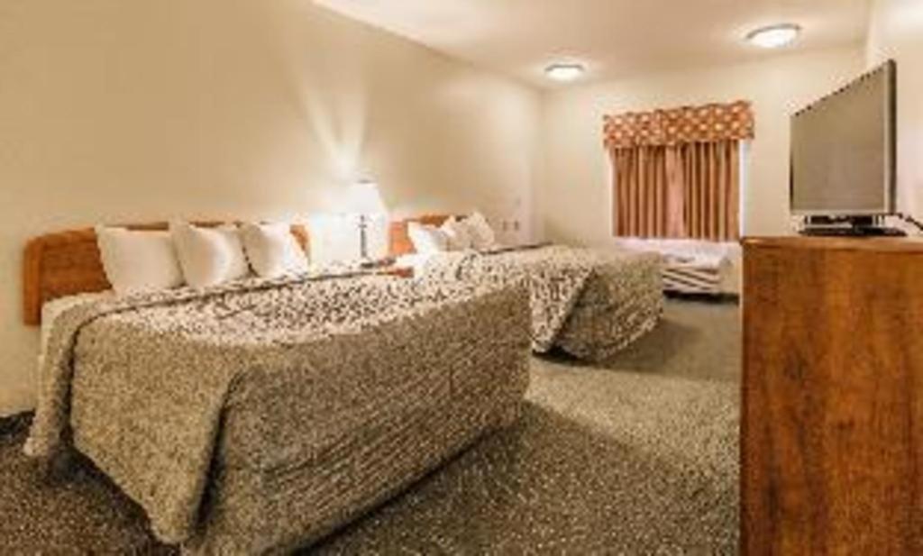 Supertel Inn And Conference Center Creston Екстериор снимка