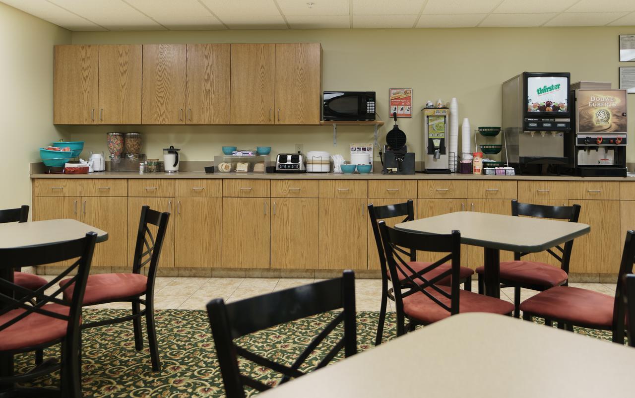 Supertel Inn And Conference Center Creston Екстериор снимка