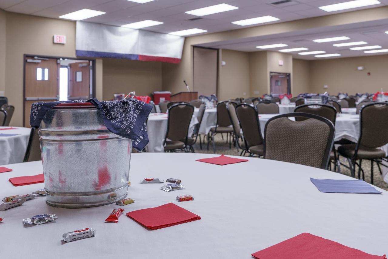 Supertel Inn And Conference Center Creston Екстериор снимка